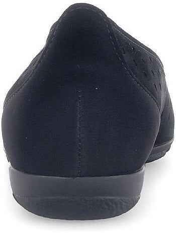 Ballerines perforées en Nubuck