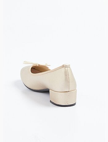 Ballerines petit talon largeur confort n¿ud fantaisie