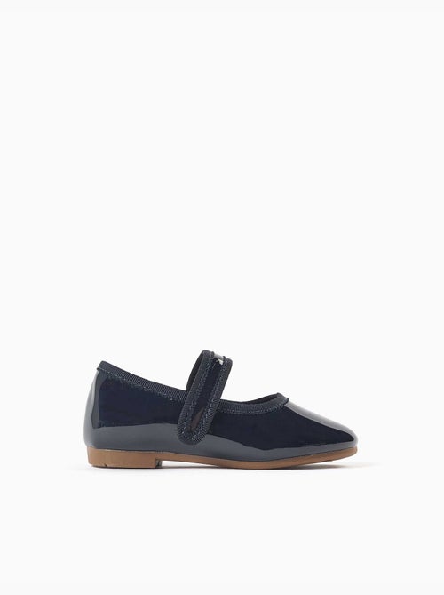 Ballerines vernies avec fermeture à scratch - Kiabi Ballerines vernies avec fermeture à scratch - Kiabi
