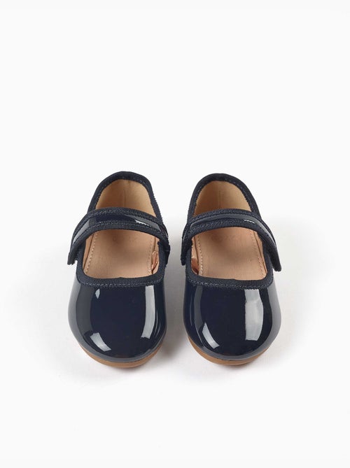 Ballerines vernies avec fermeture à scratch - Kiabi Ballerines vernies avec fermeture à scratch - Kiabi