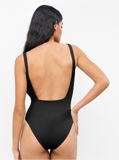 Bañador sin aro y con foam en tejido piqué con nudo en cintura - Kiabi Bañador sin aro y con foam en tejido piqué con nudo en cintura - Kiabi