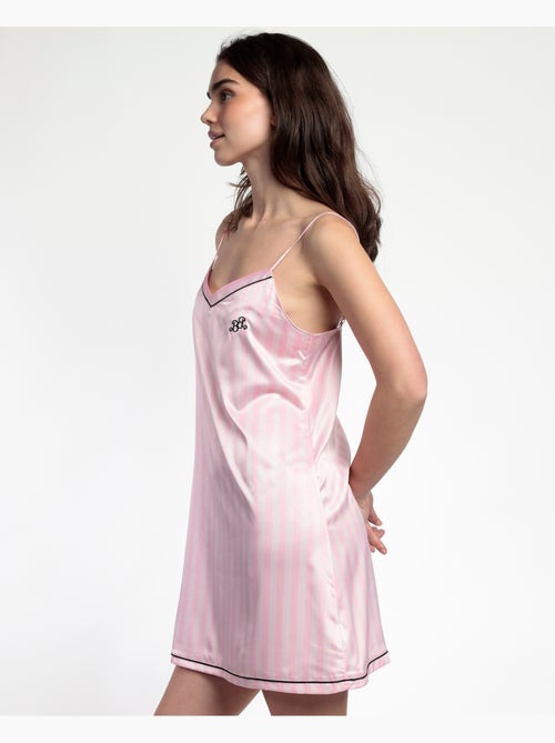 BARBIE Élégante caraco à bretelles Barbie pour femme - Kiabi BARBIE Élégante caraco à bretelles Barbie pour femme - Kiabi