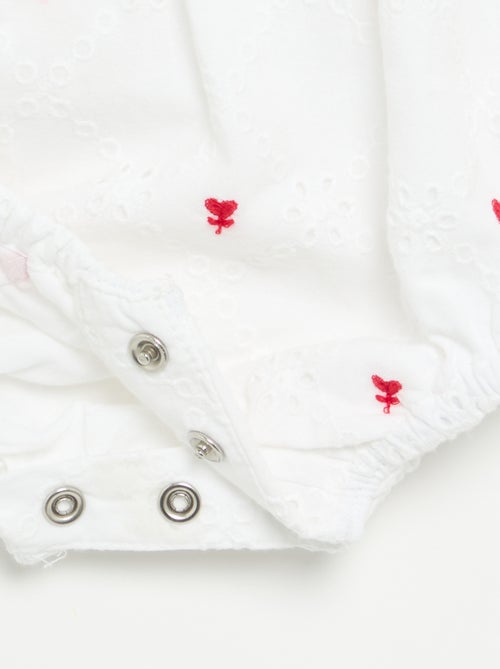 Barboteuse sans manches avec broderies - Kiabi