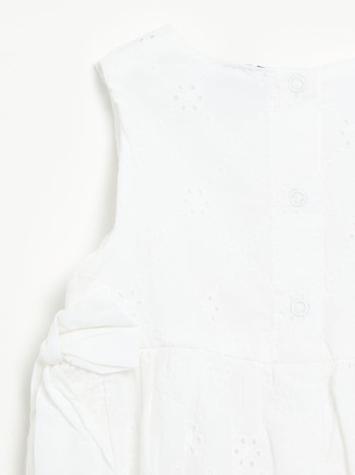 Barboteuse sans manches avec broderies - Kiabi