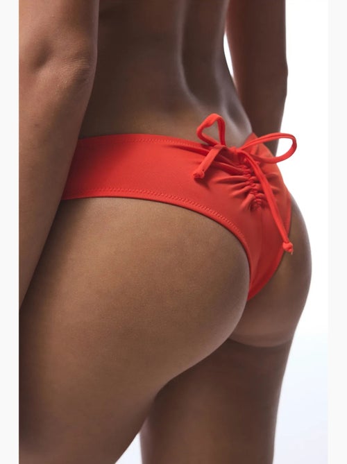 Bas de bikini taille basse et coupe cheeky penti - Kiabi Bas de bikini taille basse et coupe cheeky penti - Kiabi