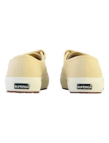 Baskets en Coton. Superga