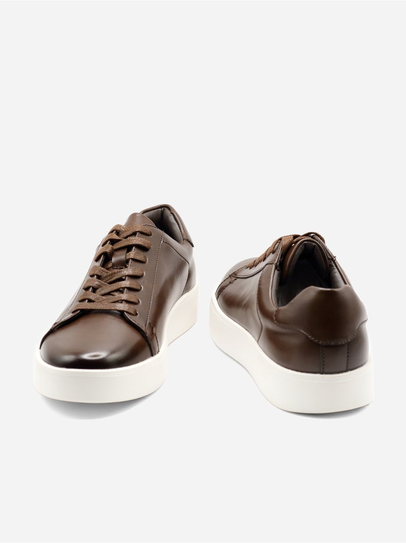 Baskets a lacets - C M Marron - Kiabi