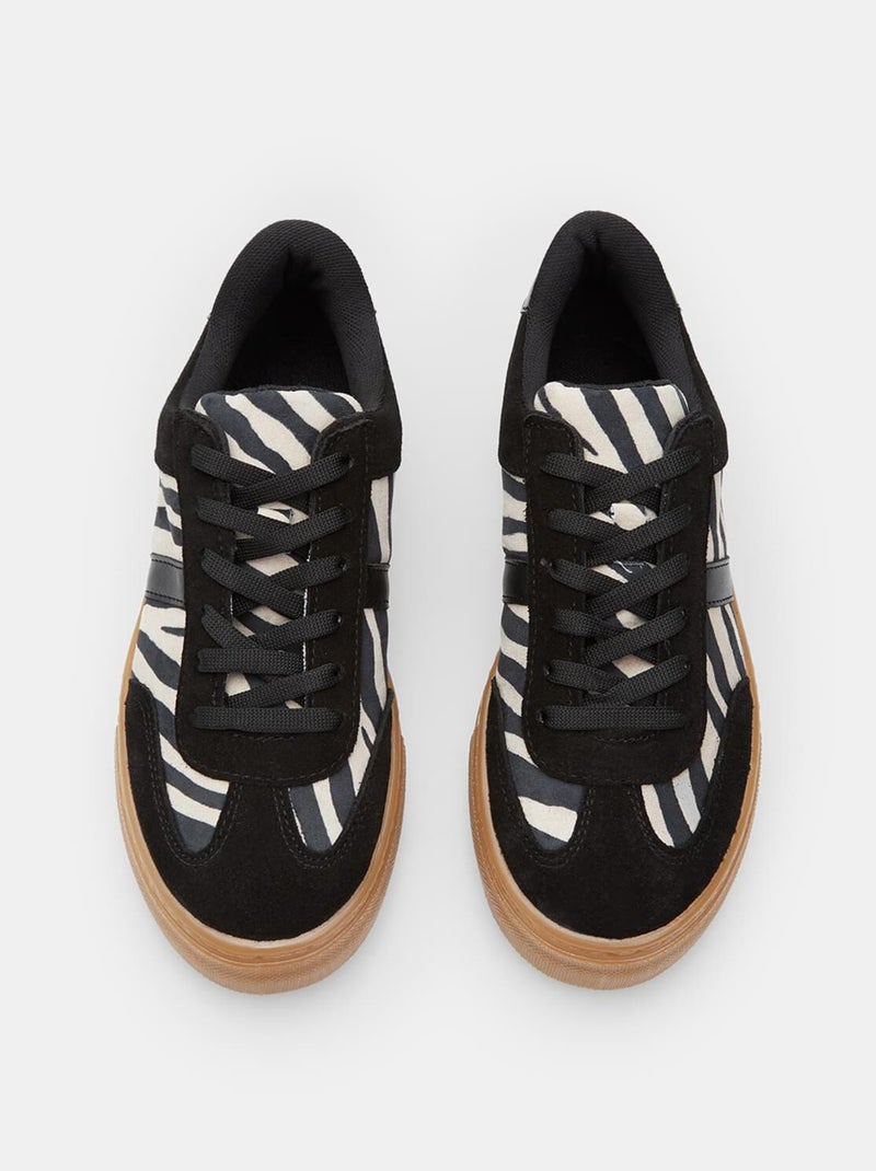 Baskets à lacets en daim BATA Noir - Kiabi