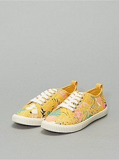 Baskets à lacets en toile imprimée 'fleurs' - Kiabi