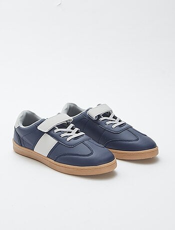 Baskets à lacets et scratch