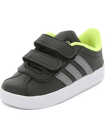 Product Couleur : blanc, bleu, noir,, - Taille : 23, 20, 19,24,27Habillement Chaussures / Chaussures / Chaussures garçon / Baskets mode La qualité d''Adidas' pour nos petits gars ! - Baskets à scratchs 'Adidas VL COURT 2 KIABI