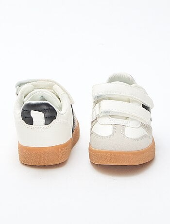 Baskets à scratchs en suédine