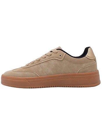 Baskets à semelle contrastante, style sportwear tendance
'Deeluxe'