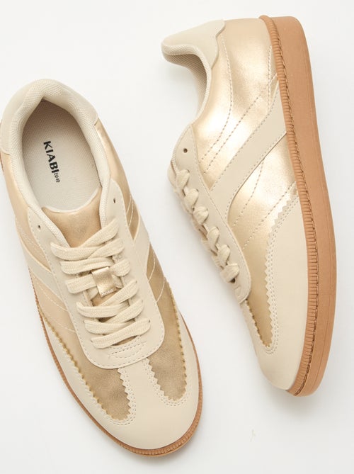 Baskets basses à empiècements contrastants - Kiabi