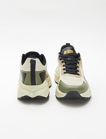 Baskets basses à lacets