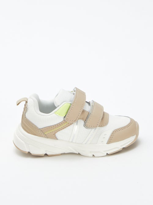 Baskets basses aux détails fluos - Kiabi
