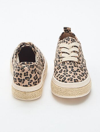 Baskets basses avec semelle en corde