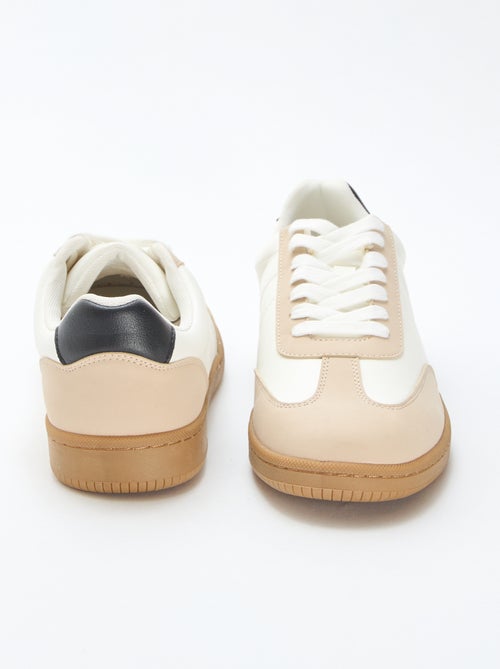 Baskets basses bicolore à lacets - Kiabi