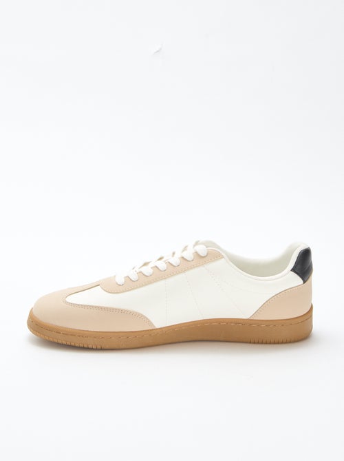 Baskets basses bicolore à lacets - Kiabi