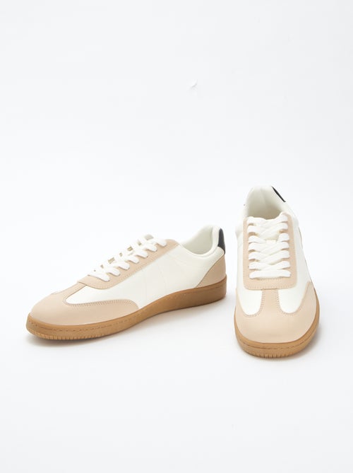 Baskets basses bicolore à lacets - Kiabi