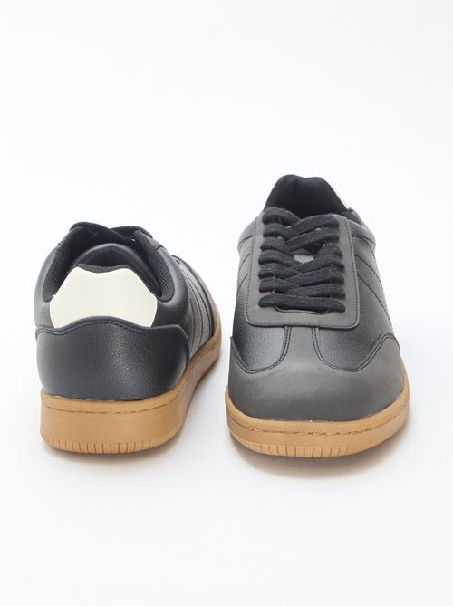 Baskets basses bicolore à lacets - Kiabi