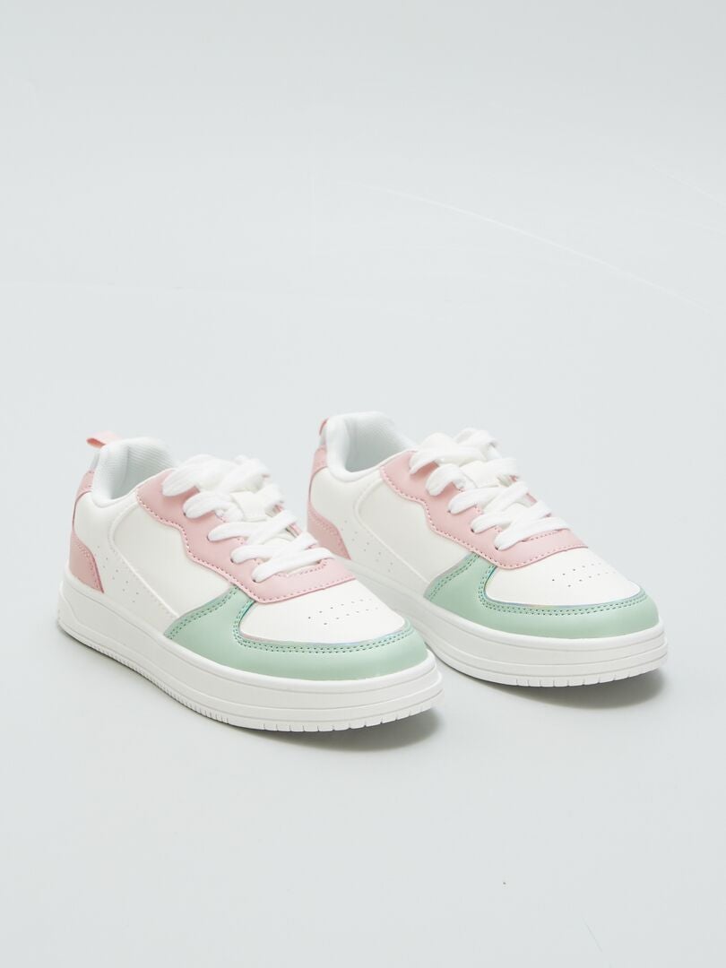 basket grise et verte ou rose et blanche