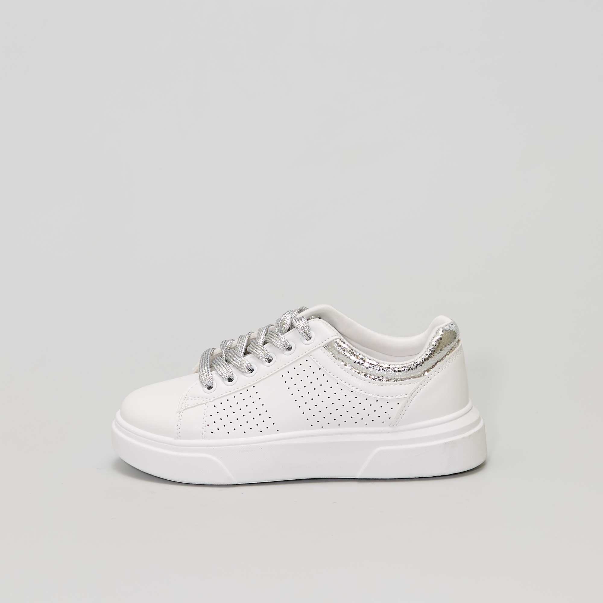 basket couleur argent