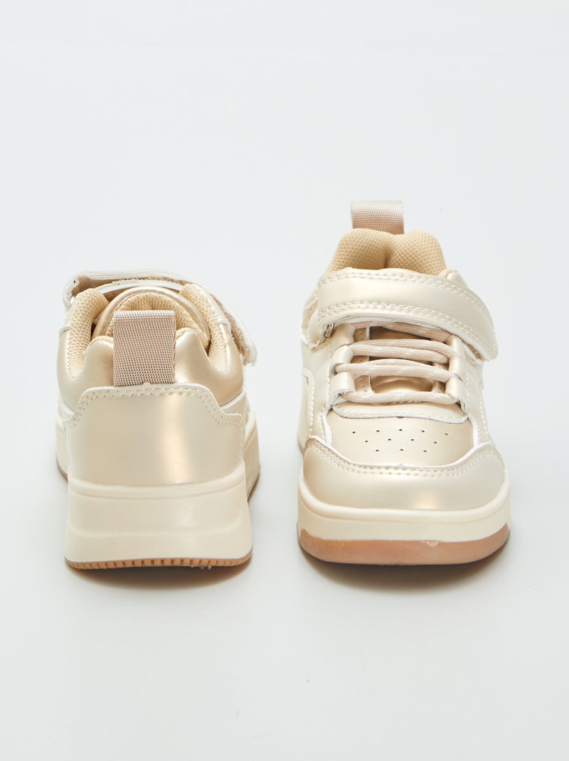 Baskets basses en simili Beige - Kiabi