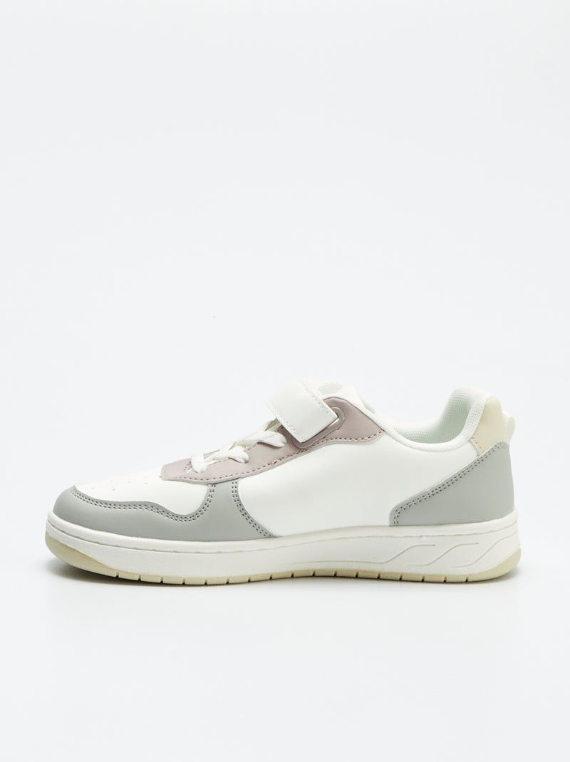 Baskets basses en simili color-block Blanc/gris - Kiabi