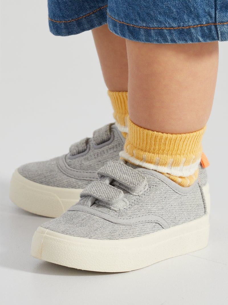 Baskets basses en toile gris - Kiabi