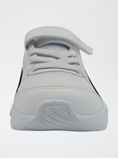 Baskets basses 'PUMA' à lacets et scratchs - Kiabi Baskets basses 'PUMA' à lacets et scratchs - Kiabi
