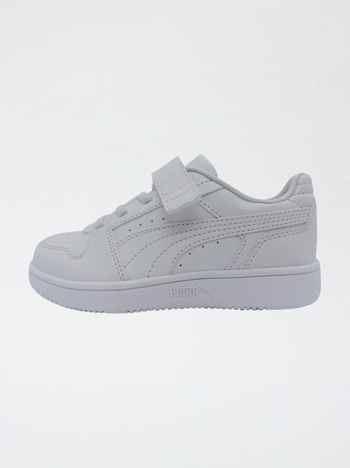 Baskets basses 'PUMA' à scratchs et lacets - Kiabi Baskets basses 'PUMA' à scratchs et lacets - Kiabi