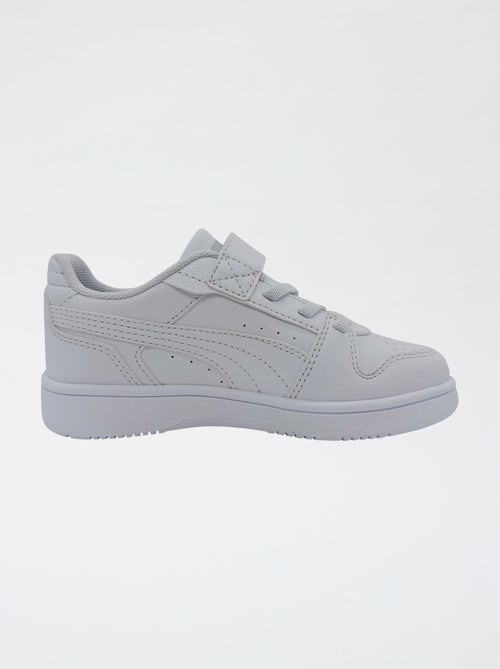 Baskets basses 'PUMA' à scratchs et lacets - Kiabi Baskets basses 'PUMA' à scratchs et lacets - Kiabi