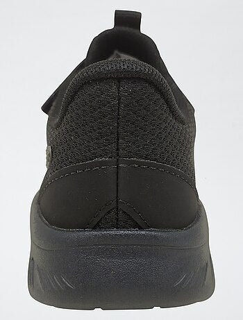 Baskets basses 'PUMA' lacets et scratchs