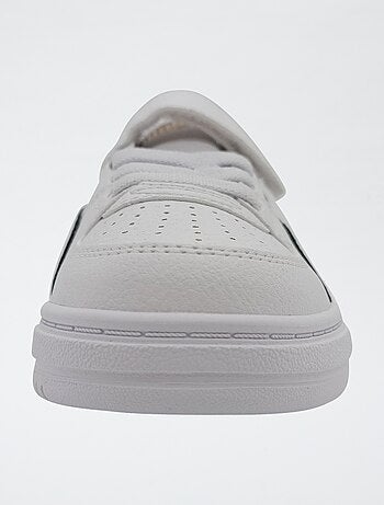 Baskets basses 'PUMA' lacets et scratchs