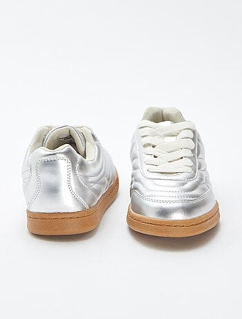 Baskets basses texturées argentées