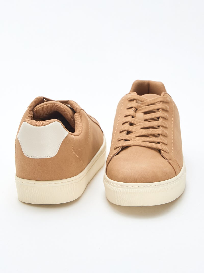 Baskets basses texturées Camel - Kiabi
