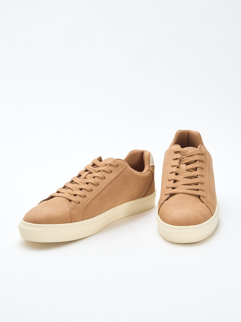 Baskets basses texturées Camel - Kiabi