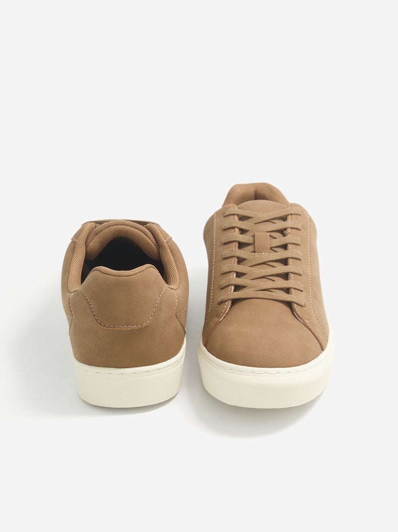 Baskets basses texturées Camel - Kiabi