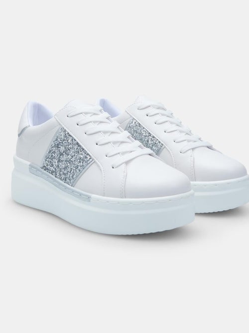 Baskets BATA à lacets et velcro - Kiabi