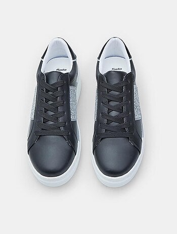 Baskets BATA à lacets et velcro