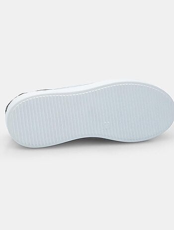 Baskets BATA à lacets et velcro