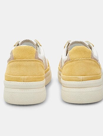 Baskets Bata en daim