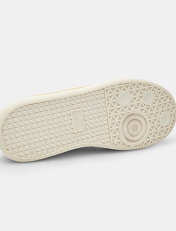 Baskets Bata en daim