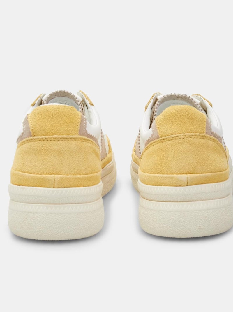 Baskets Bata en daim Jaune - Kiabi