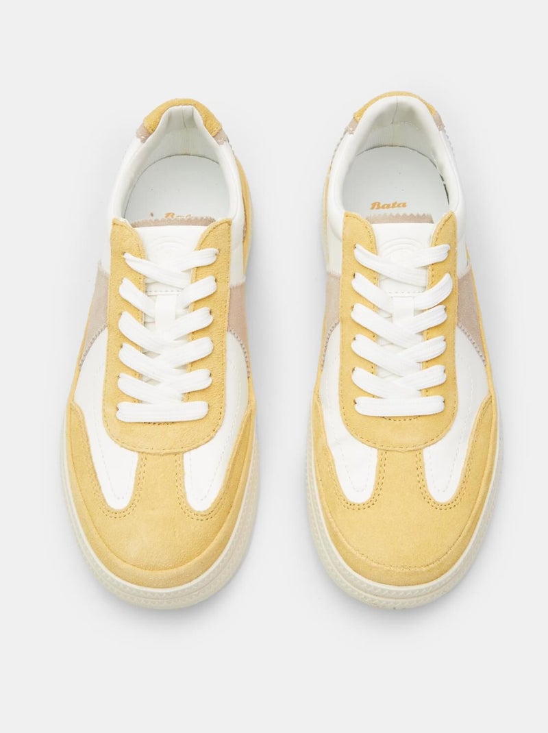 Baskets Bata en daim Jaune - Kiabi