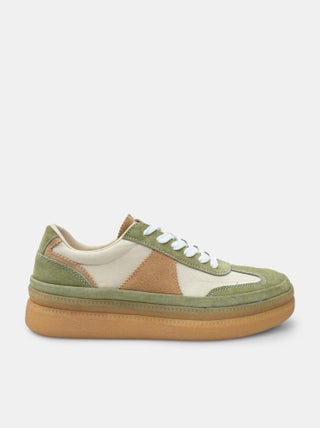 Baskets Bata en daim