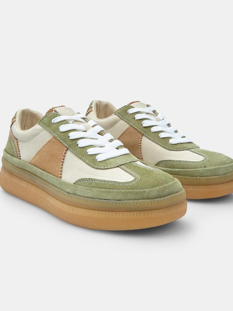 Baskets Bata en daim Vert - Kiabi
