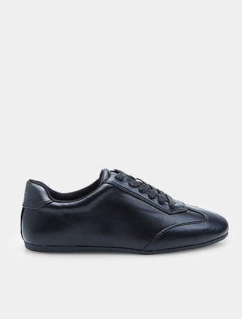 Baskets bata red label