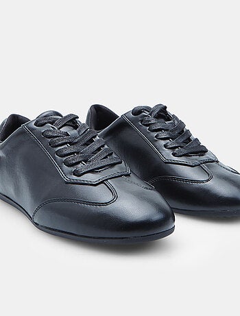 Baskets bata red label